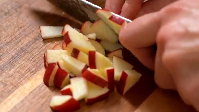 Быстрые ПЫШНЫЕ ОЛАДУШКИ с яблоками! смотреть онлайн