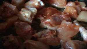 Цыпленок с пикантными рулетиками