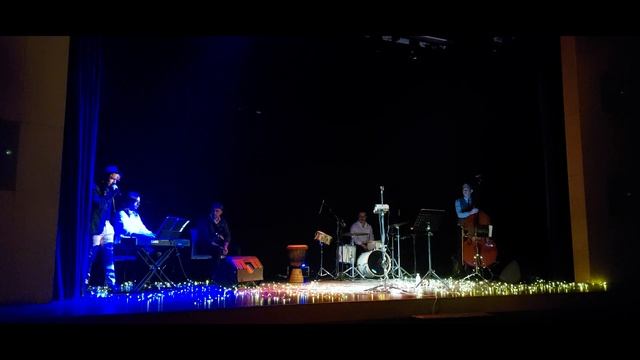 Ivo Blanek - Un año de amor de Luz Casal смотреть онлайн