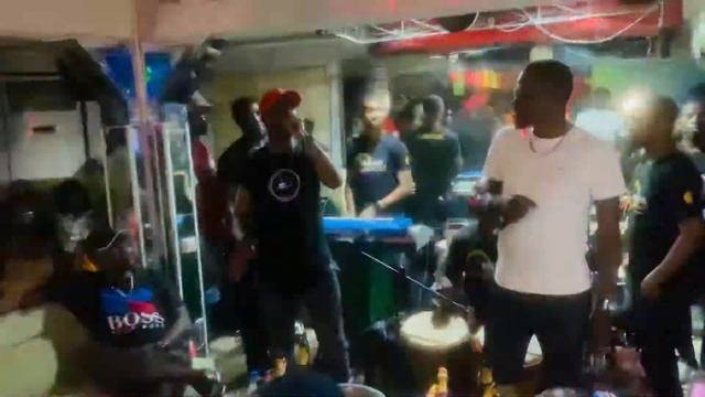 Improvisation du maître le papa de ça Eric Patron смотреть онлайн