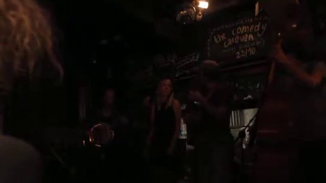 The Wild & Scenic Route met Rita Lemmens - Sawing on the strings смотреть онлайн