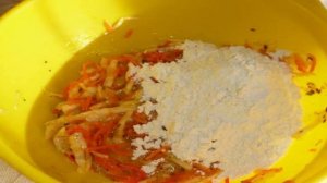 Шарлотка с квашенной капустой