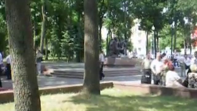 В сквере Твардовского в Смоленске смотреть онлайн