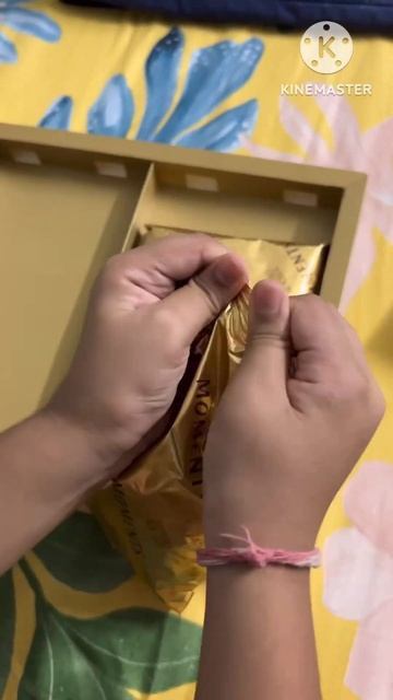 UNBOXING FERRERO ROCHER #ferrerorocher #hazelnut #chocolate #delicious #viral #youtubeshorts #trend