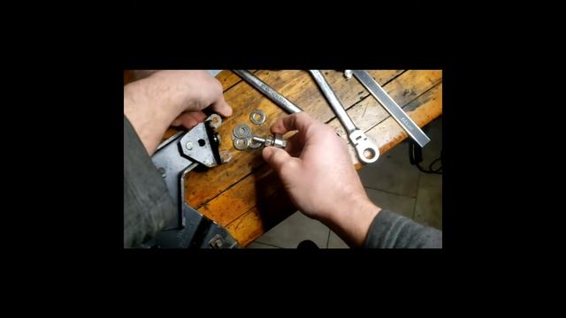 Cheap fix: Van sticky sliding door roller bracket repair смотреть онлайн