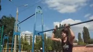 Обучалка на турнике скорпион