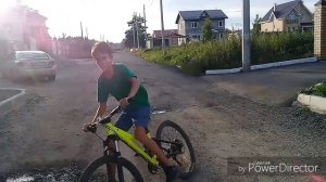 Крутые трюки на велике в крутом формате!!