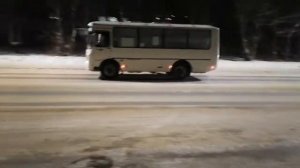 Автобус ПАЗ-32053 следует по Юбилейному проспекту