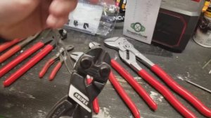 KNIPEX - 71 31 200 SBA Tools - CoBolt Compact Bolt Cutter With Notched Blade