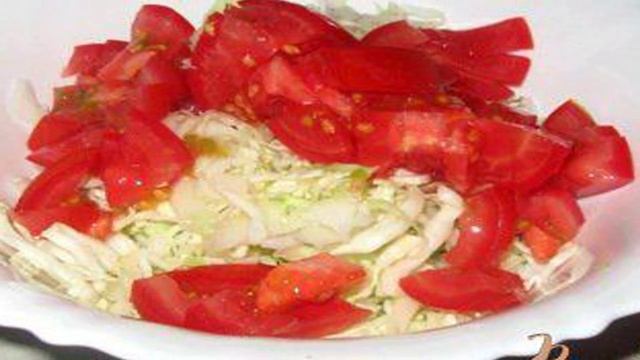 Салат из капусты с помидорами По-Михайловки