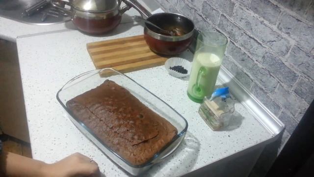 Yaş pasta  ( Aglayan kek ) ( Влажный Шоколадный Пирог )