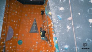 Автоматическая страховка для скалодрома: БЕЗОПАСНОСТЬ