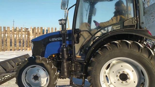 Трактор LOVOL TB-804 с отвалом 2.5 м. в г. Кемерово