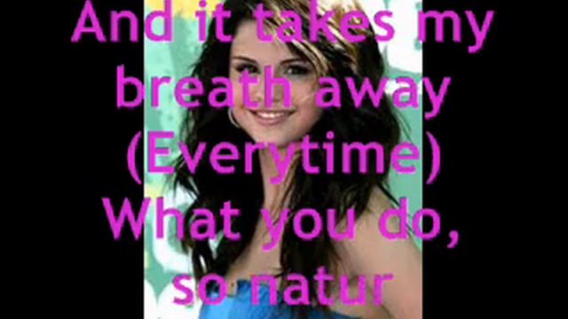 Selena Gomez - Testo Naturally смотреть онлайн