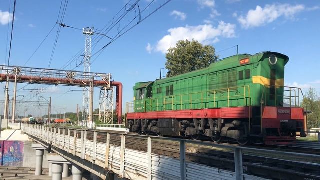 Зелёный тепловоз ЧМЭ3Т-6380 смотреть онлайн