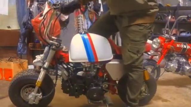 Engine test 2cylinder Gorilla mini bikes at Dax Custom Garage смотреть онлайн