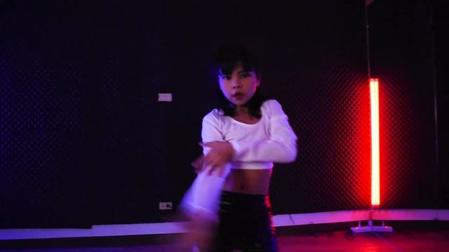 LILI's FILM #3 - LISA Dance Performance Video (Cover by 8 year old LOVE ) смотреть онлайн