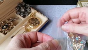 167. Распаковываем посылки вместе. Приехали из Германии посылки.Часть 3. Посылка от Регины и Михаил.