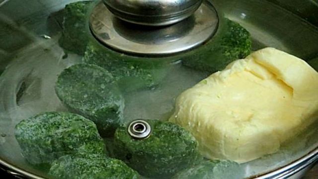 Горошек и спаржевая фасоль со шпинатом