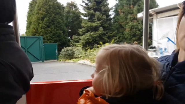 Дети устроили гонки на колясках смотреть онлайн