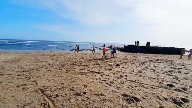Pantai BATU BOLONG CANGGU - BALI