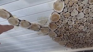 Панно из можжевельника в парной.