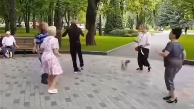 ОЙ СМЕРЕКО,РОСКАЖИ МЕНІ СМЕРЕКО!!!ЛЮБИМЫЕ ТАНЦОРЫ,САД ШЕВЧЕНКО,ХАРЬКОВ!!! смотреть онлайн