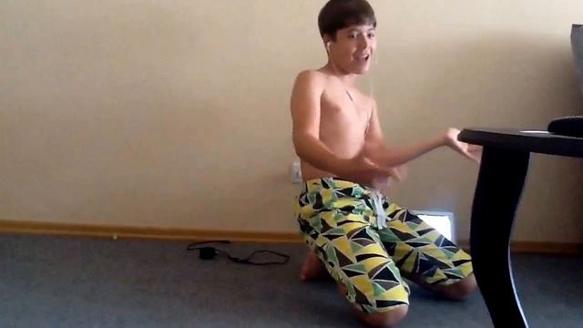 Ты ржешь а мне эту пьяную тварь еще домой тащить смотреть онлайн