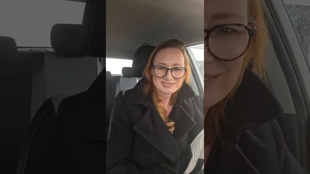 Tara Human überträgt einen Livestream. смотреть онлайн