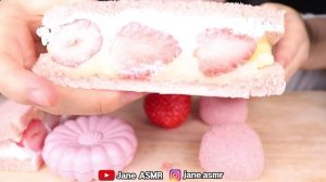 ASMR STRAWBERRY FOODS *FRESH STRAWBERRY, STRAWBERRY SANDWICH, JELLO 생딸기, 딸기 샌드위치 먹방 JANE ASMR 제인