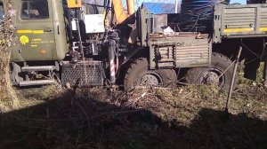 Урал 4320 в болоте