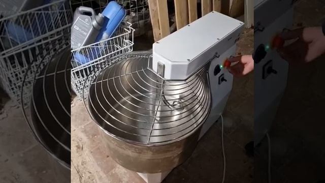 Спиральный тестомес смотреть онлайн