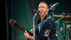 Солист Coldplay спел песню для россиянина на концерте в Сеуле