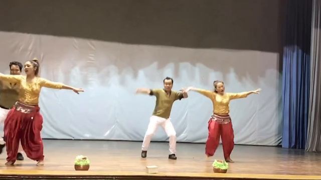 Bat garna sarai sipalo... смотреть онлайн