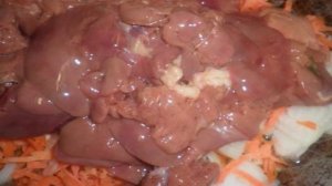 Жареная куриная печенка с луком