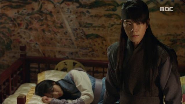 [The King in Love]왕은 사랑한다ep.07,08Si-wan, Im Yoona is sleeping wiped away the tears.20170725 смотреть онлайн
