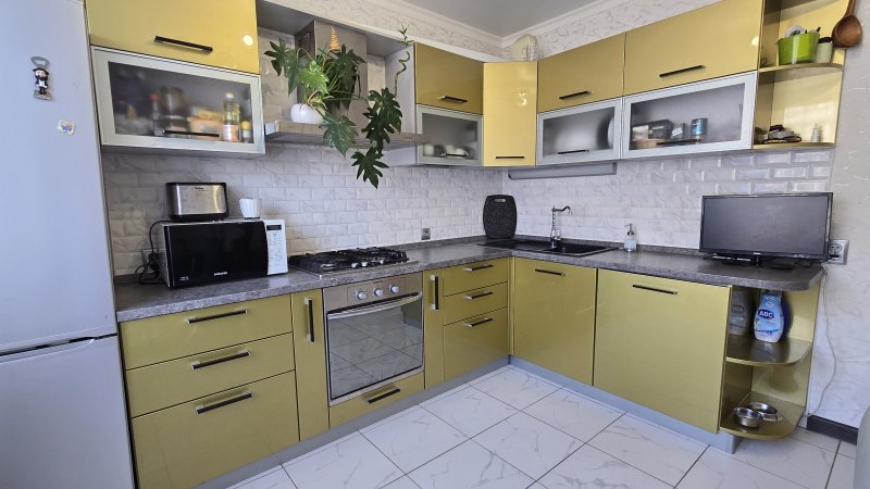2к квартира  Днепровский 116б