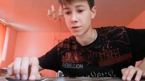 РЕАЛЬНО ПРОСТЫЕ, БАЗОВЫЕ ТРЮКИ НА ФИНГЕРБОРДЕ. //ПЕРВОЕ ВИДЕО НА КАНАЛЕ.