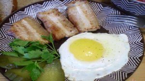 Глазунья с беконом