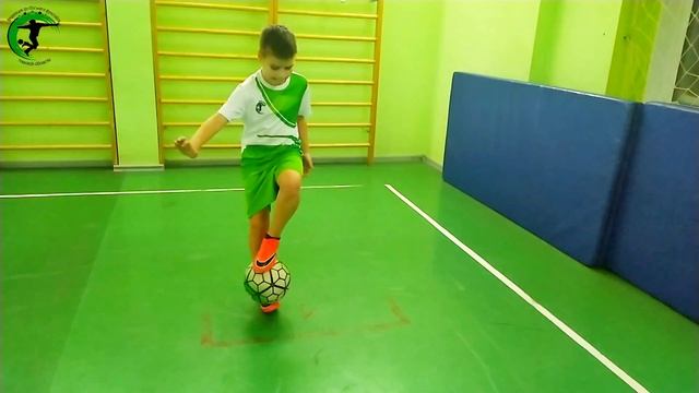 Савелий фликап. Футбольный фристайл