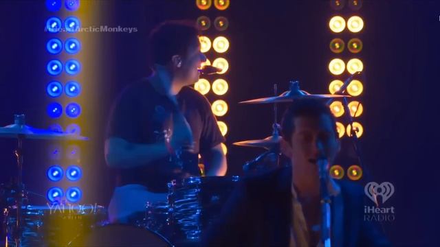 Arctic Monkeys - iHeartRadio - One for the Road смотреть онлайн