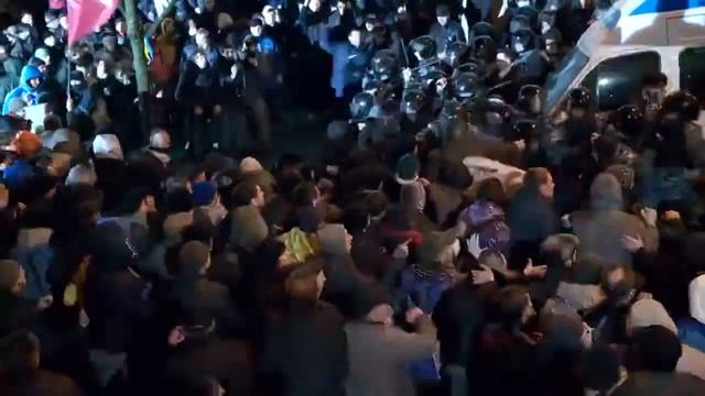 Беркут vs народ Евро майдан Киев 720p смотреть онлайн