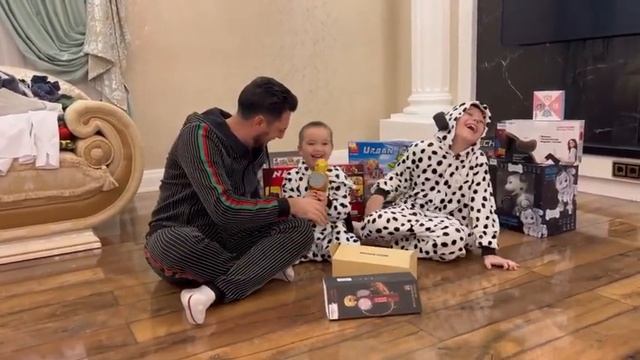 Фирдус Тямаев - Балаларга кучтэнэч  Instagram  2021