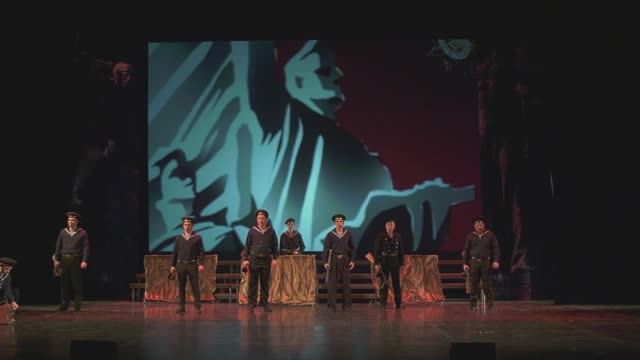 На сцене Зимнего театра состоялся показ спектакля «Легендарный десант», посвященного Дню Победы.
