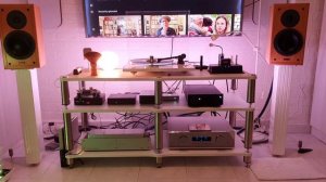 DYNAUDIO CONTOUR 1.3 MKII. REGA P3. ORTOFON 2M BLACK. AVM C9 EVOLUTION AMP. CYRUS ONE.