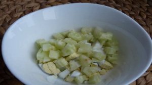 Салат с тунцом и кукурузой