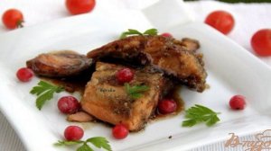 Лосось в гранатовом соусе