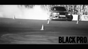 тачки дрифтят под крутой фонк