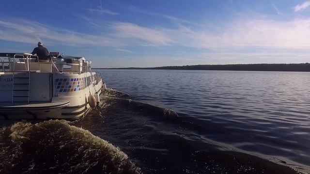 По Волге на пенишетах. Самостоятельная аренда речных моторных яхт.