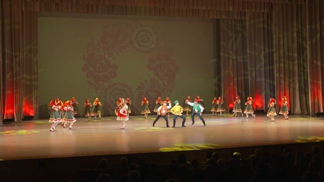 Ансамбль "Кедровые орешки". Красноярск. Ах платочек! 12 мая 2024 смотреть онлайн